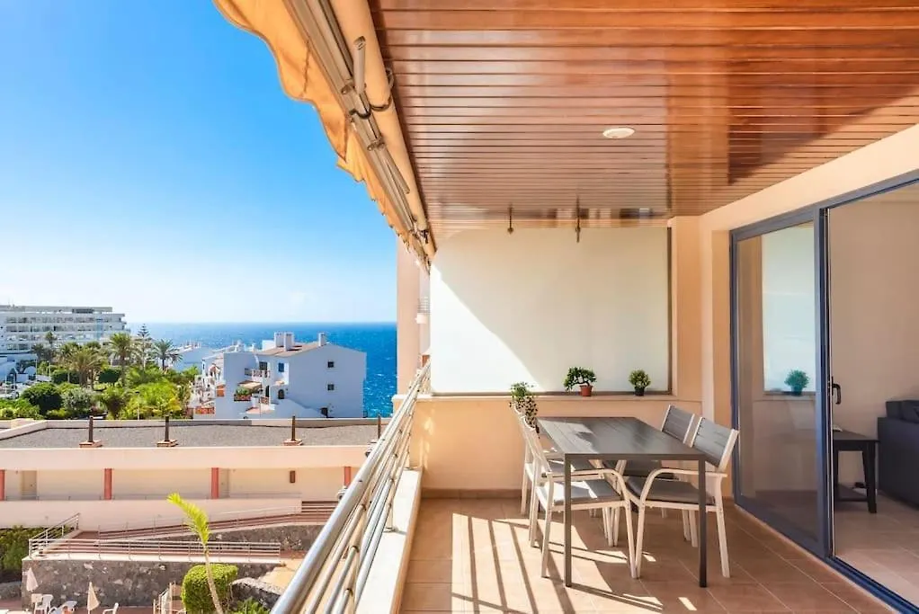 Bright And Welcoming Holiday Home Puerto de Santiago